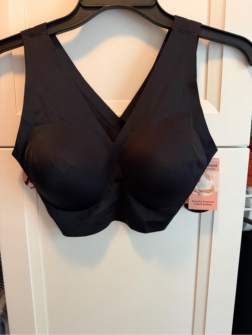 NWT Shapermint Everyday V Neck Bra Black size Large